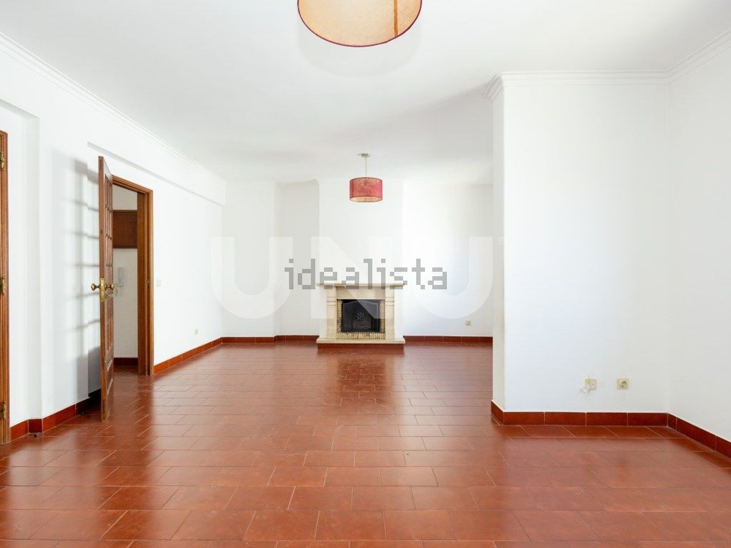 Apartamento em Carregado e Cadafais