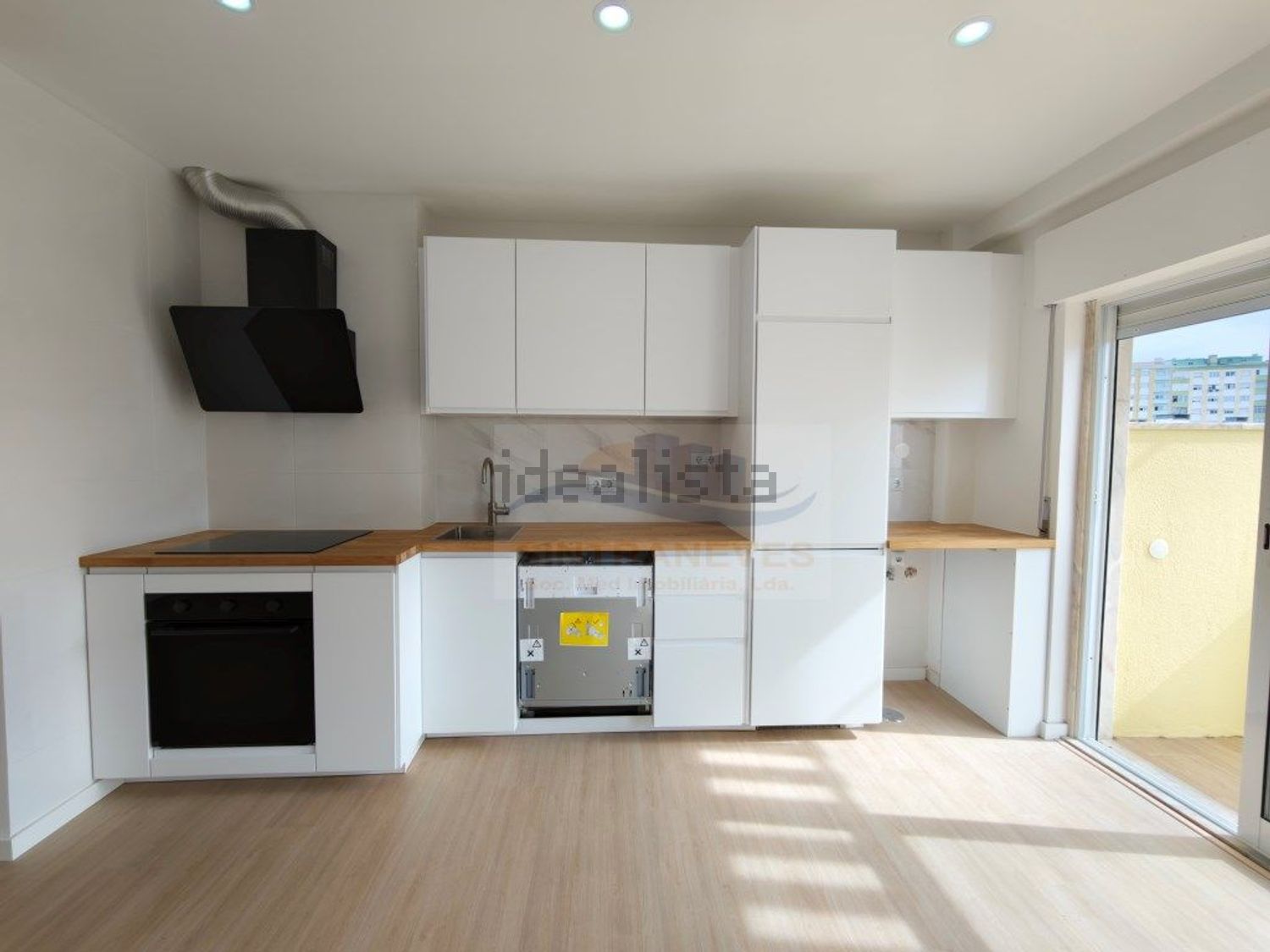 Apartamento em Casal de São Brás - Vila Chã, Mina de Água