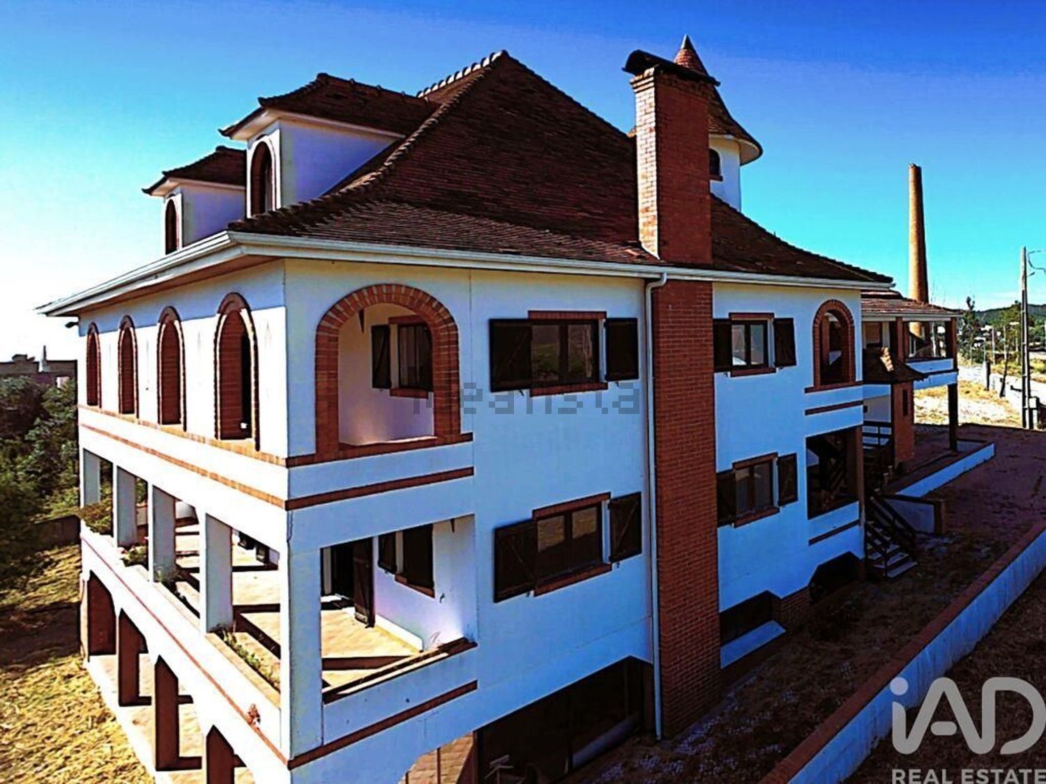 House in Colmeias e Memória