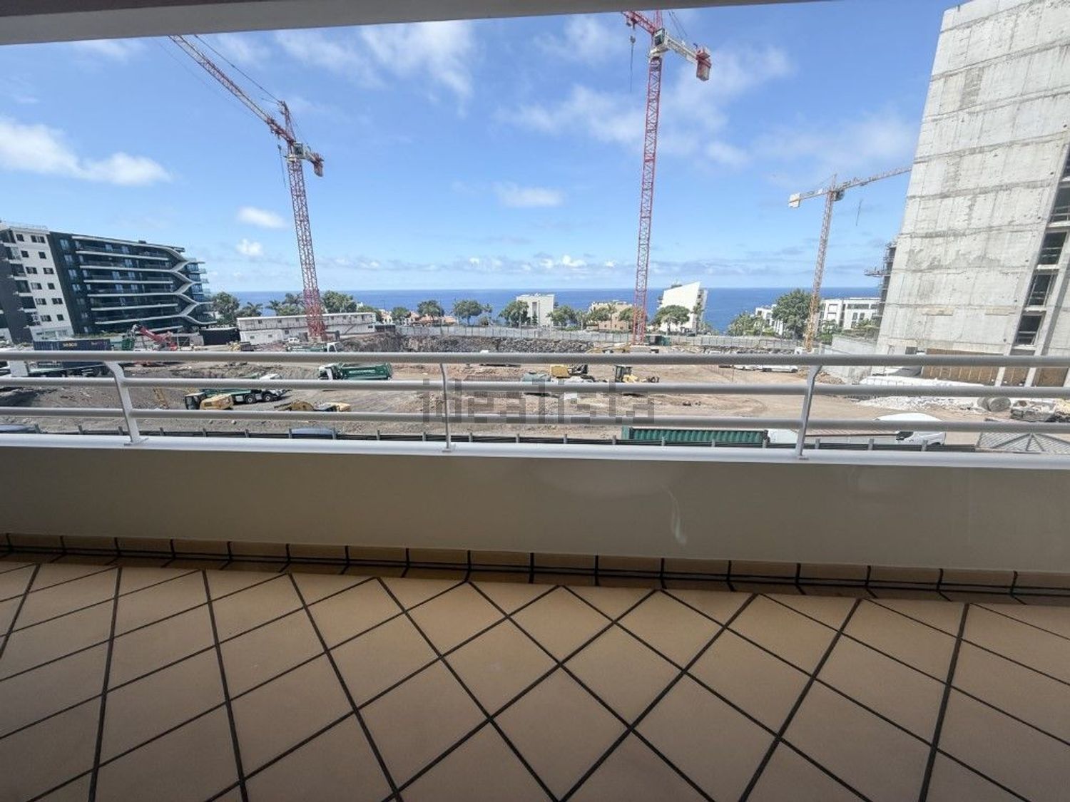 Apartamento em Ajuda - Amparo - Piornais, São Martinho