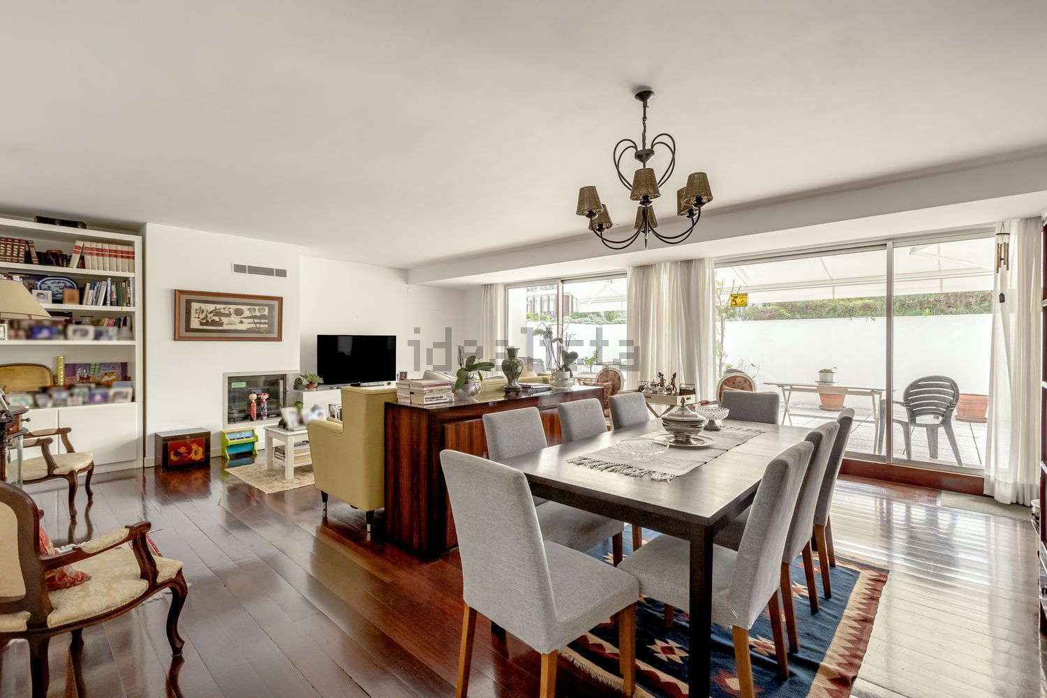 Flat in Amoreiras, Campo de Ourique