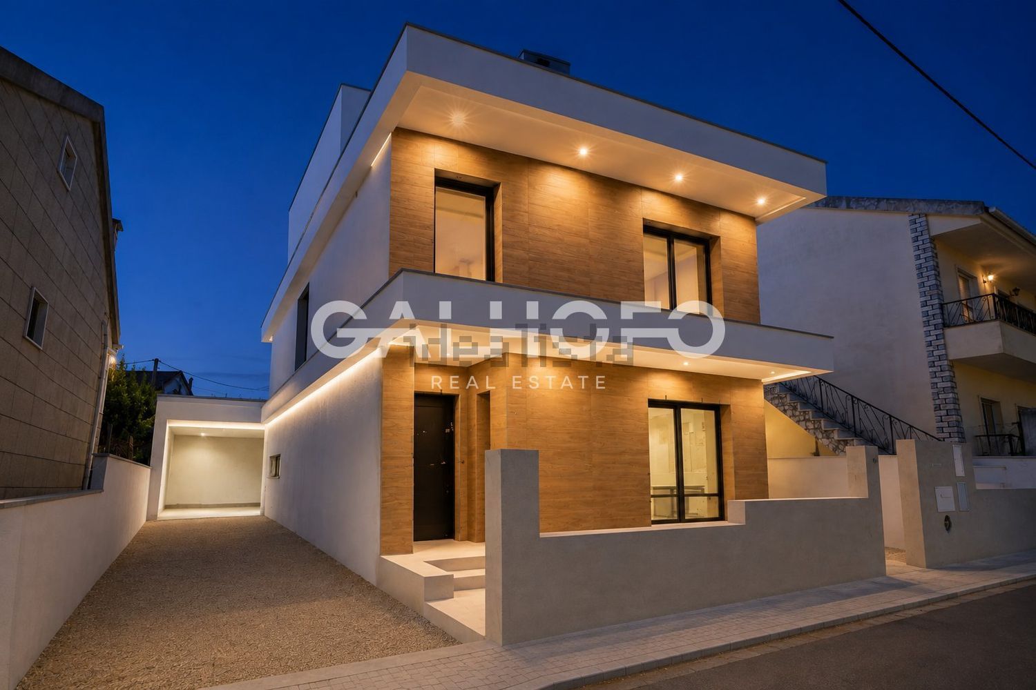 Detached house in Santa Iria de Azoia - São João da Talha - Bobadela
