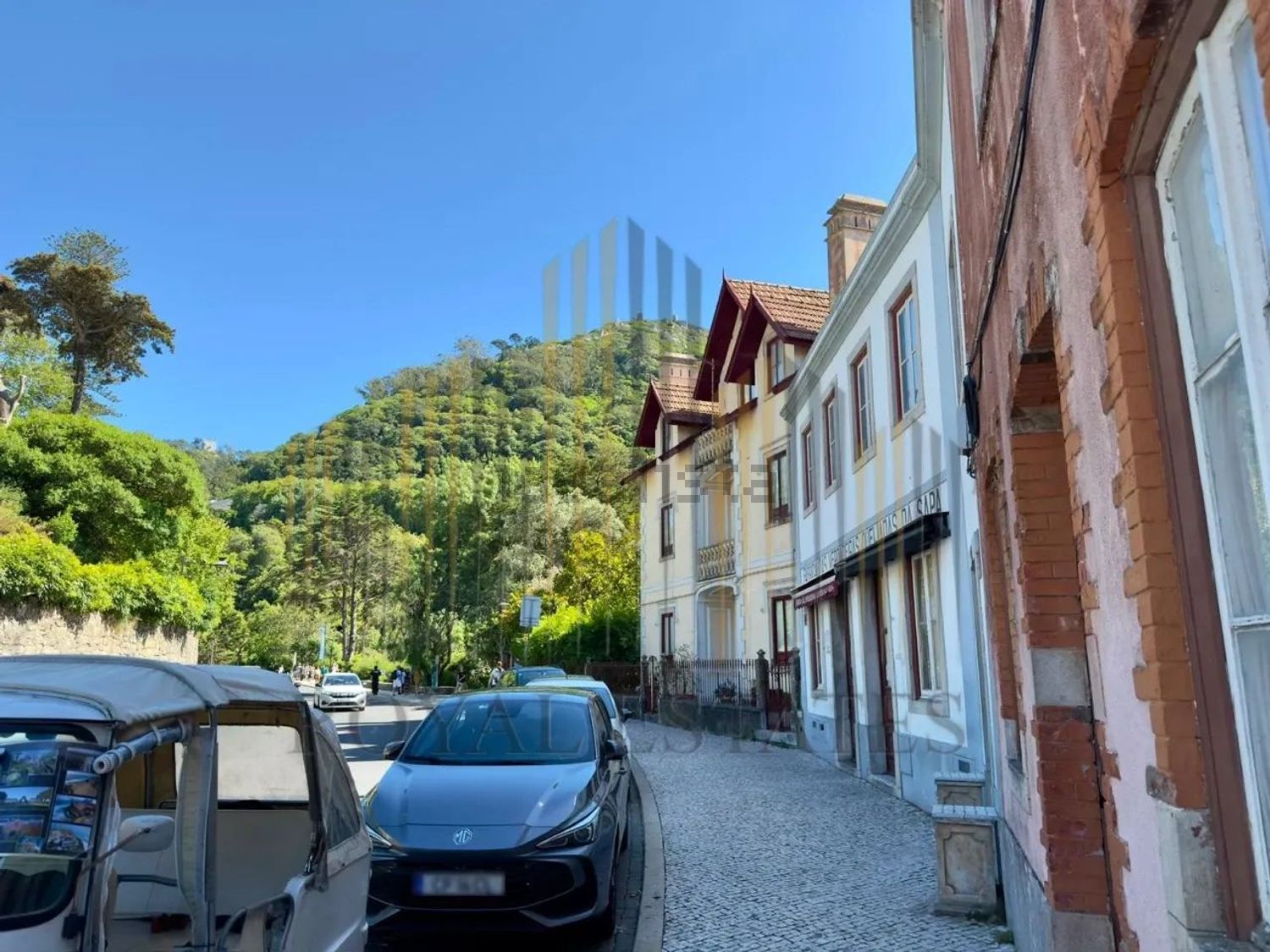 Semi-detached house in Centro de Sintra - Portela de Sintra, Sintra