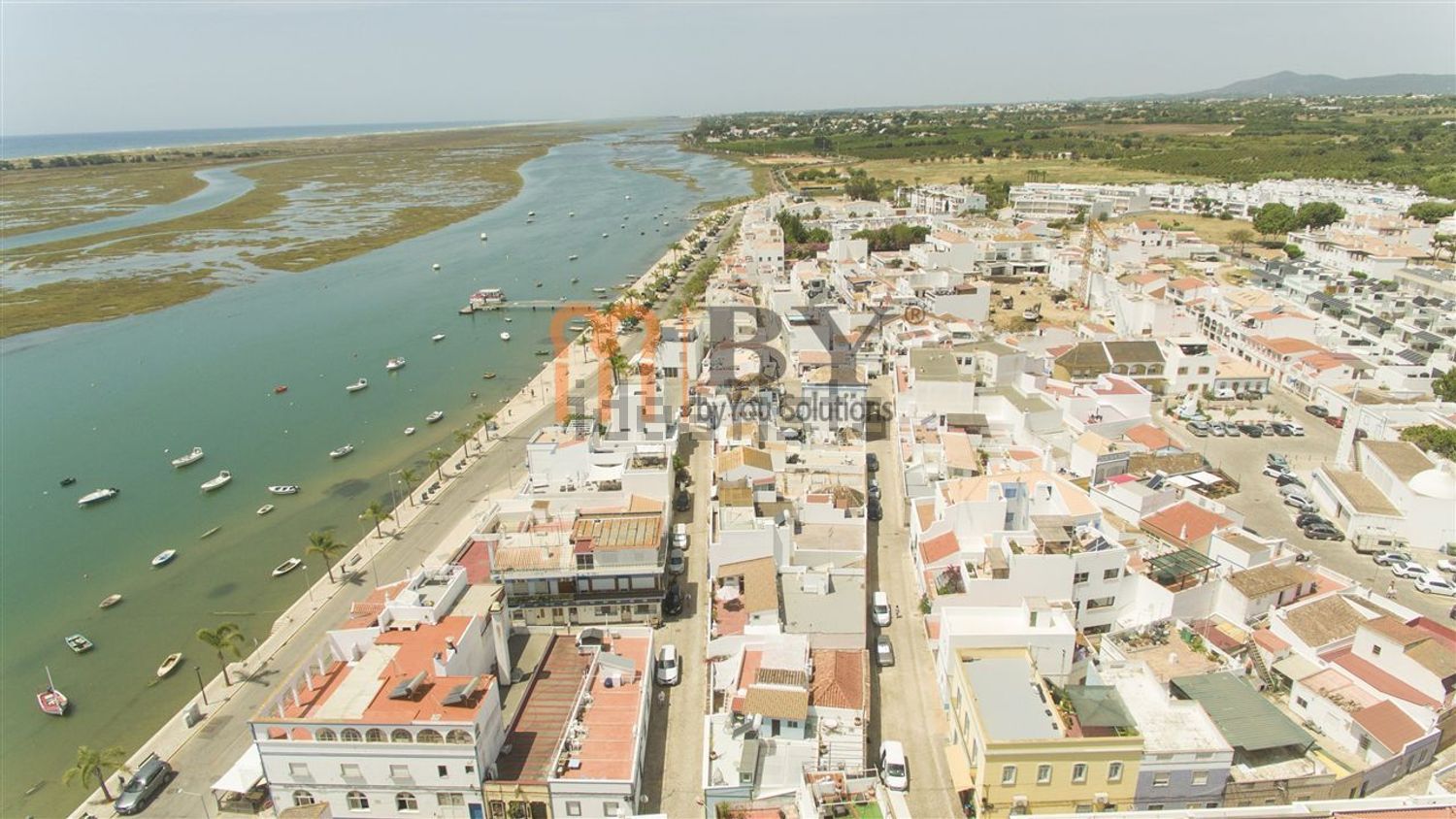 Moradia em banda em Santa Luzia