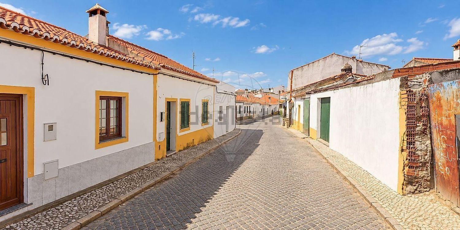 Moradia independente em Póvoa de São Miguel