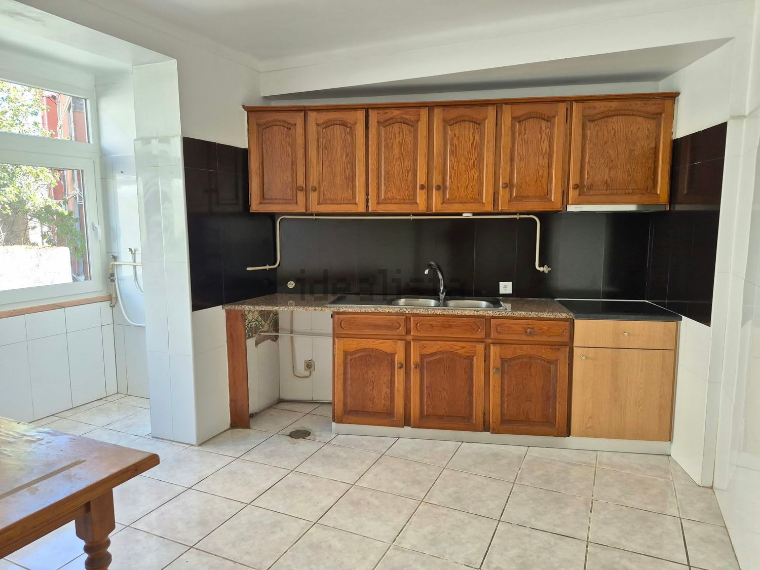 Apartamento em Vale das Flores, Santo António dos Olivais