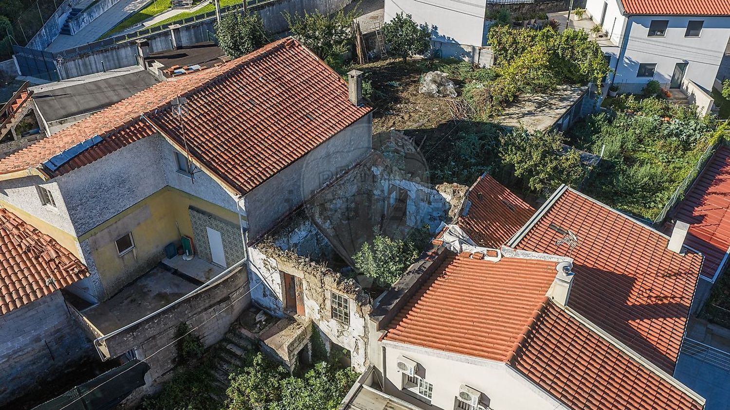 Moradia independente em Lomar e Arcos