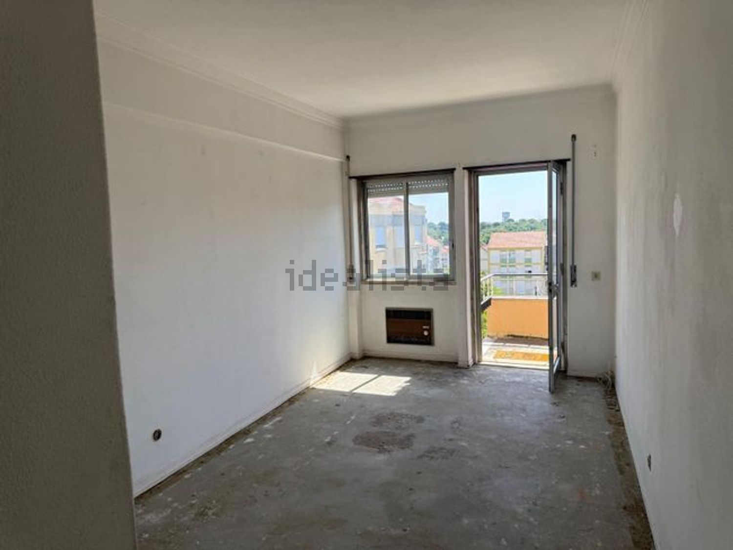 Flat in Centro de Laranjeiro, Laranjeiro e Feijó