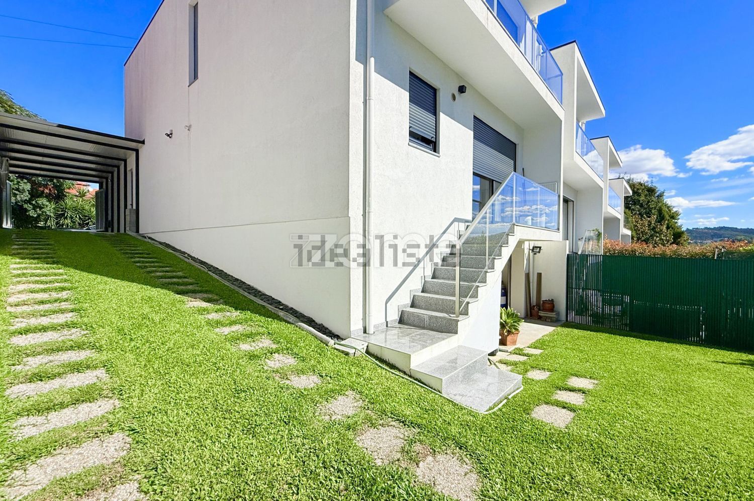 Moradia geminada em Vermoim