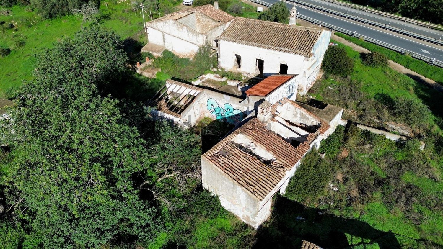 Moradia independente em São Lourenço - São João da Venda, Almancil