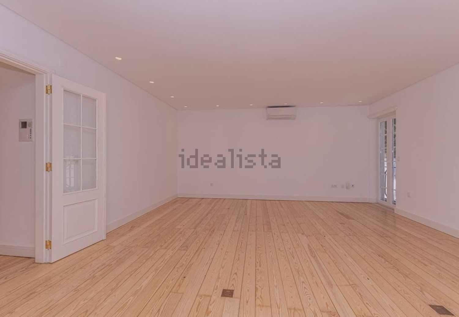 Arrendamento de apartamento t3 na Rua do Sol ao Rato, 37, Largo do Rato ...