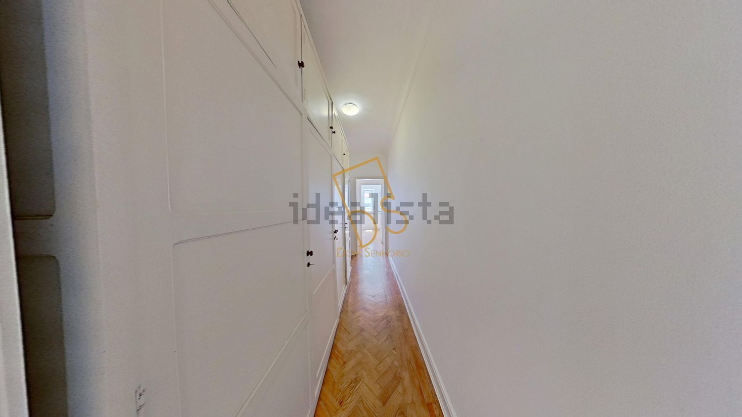 出租公寓 t2, rua Portugal Durão - 过道
