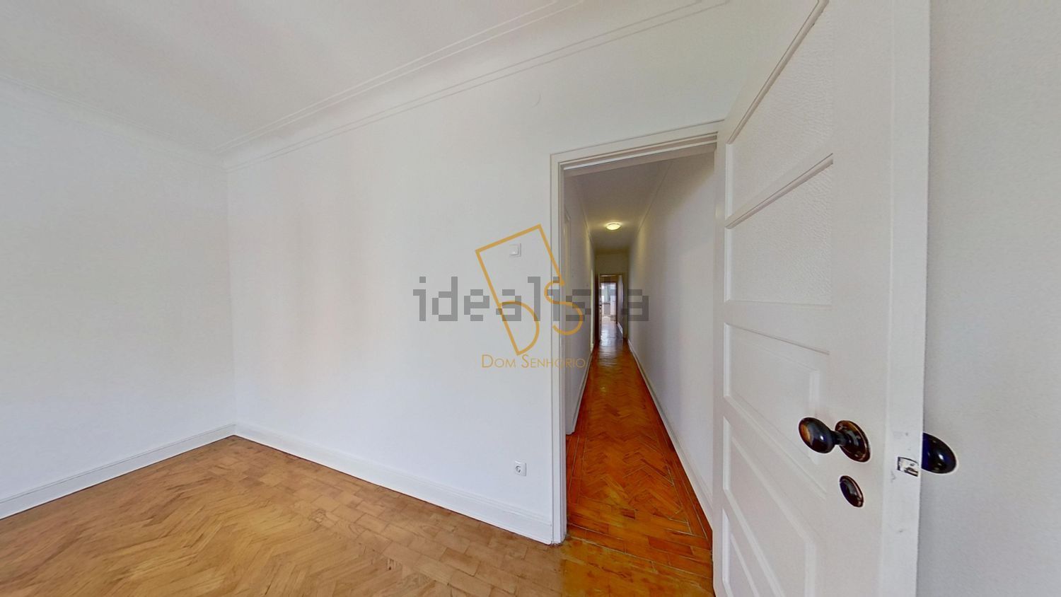 出租公寓 t2, rua Portugal Durão - 过道