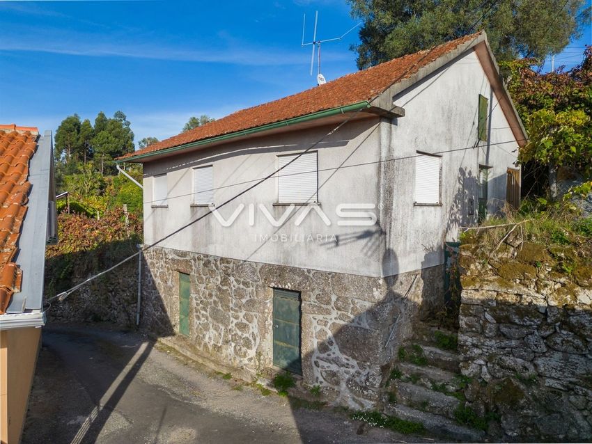 Imagem Fachada de  moradia independente em Sande - Vilarinho - Barros - Gomide