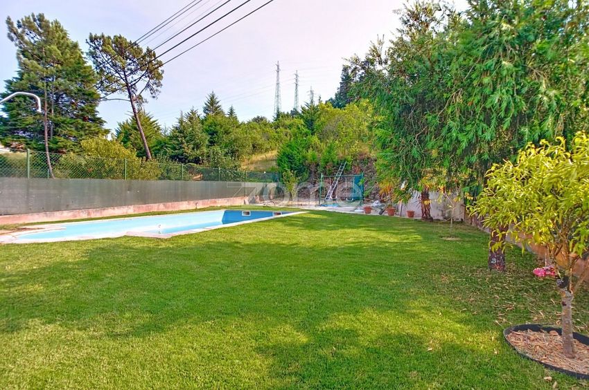 Imagem Piscina de  moradia geminada em Rua Fontinhosa s/n