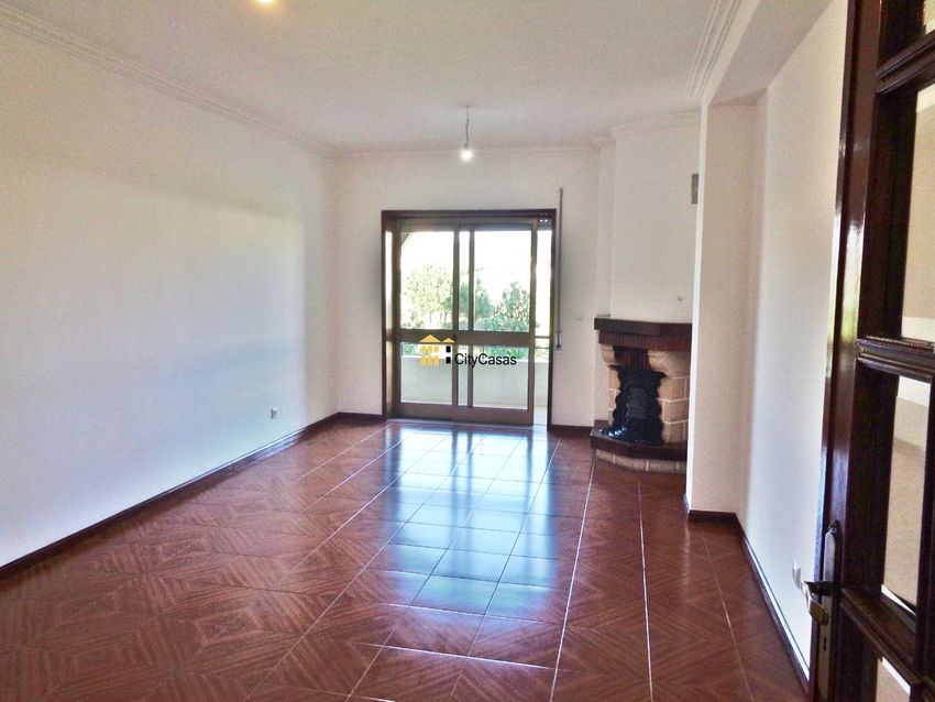 Imagem Sala de estar de apartamento t3 em Baguim do Monte