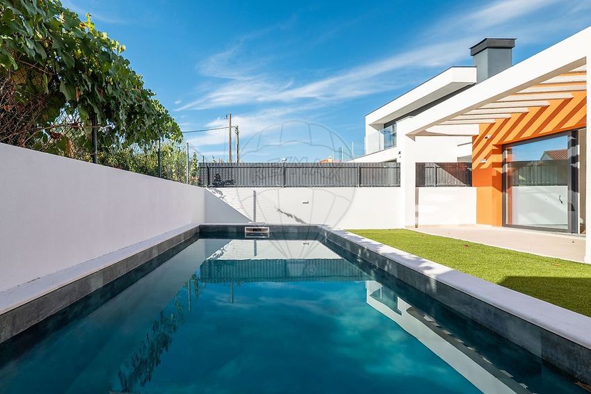 Imagem Piscina de  moradia independente em Vendas de Azeitão