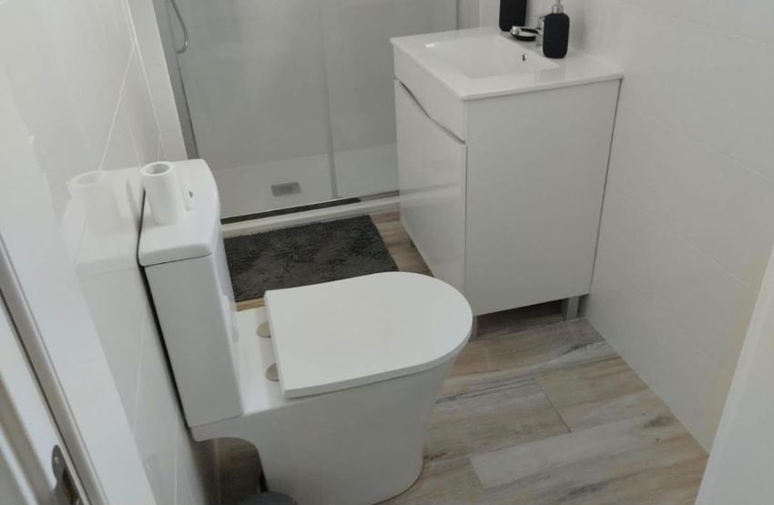 Imagem Casa de banho de apartamento t2 em Vila Rodrigues, 9