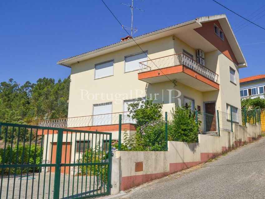 Imagem Fachada de  moradia independente em Proença-a-Nova e Peral