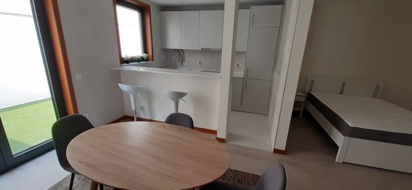 Imagem de apartamento t0 em Rua Eça de Queiroz, 17