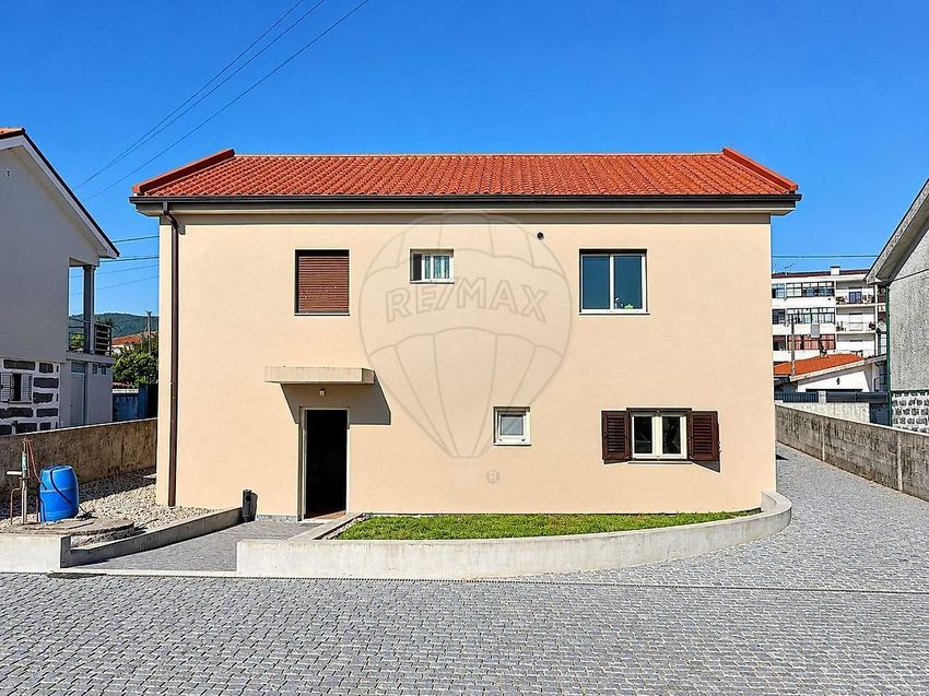 Imagem Fachada de apartamento t3 em Rua das Artes e Ofícios