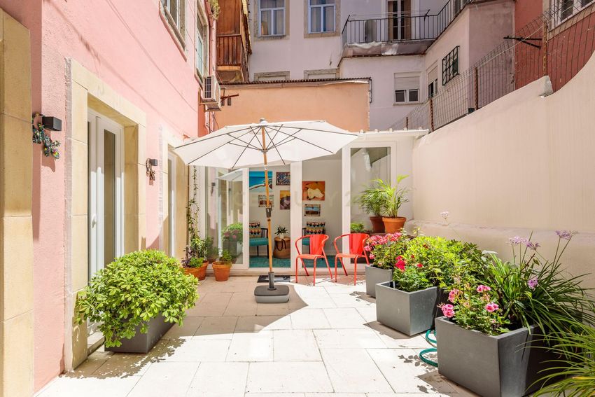 Imagem Fachada de apartamento t2 em Rua da Indústria, 1