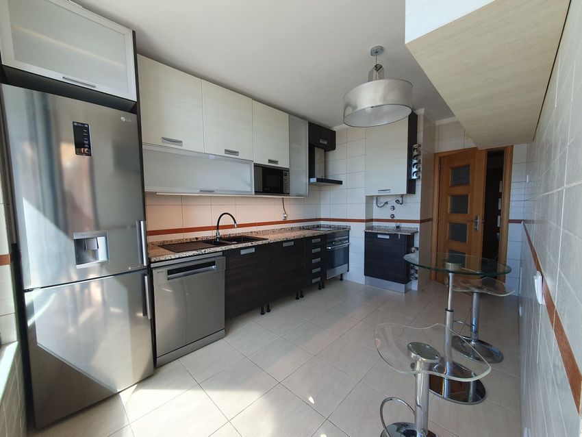 Imagem Cozinha de apartamento t2 em Praceta João Henrique Santos, 3