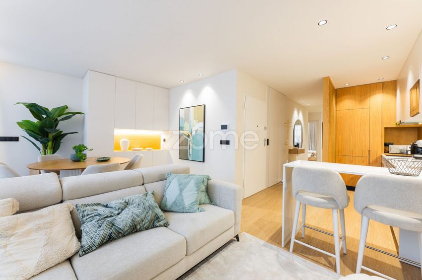 Imagem Sala de estar de apartamento t2 em Praça Conde de Agrolongo, 78