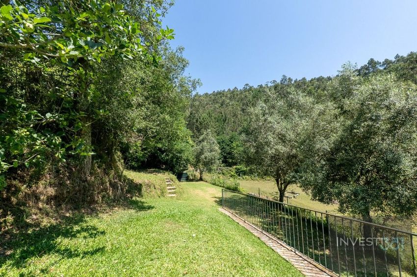 Imagem Jardim de  moradia independente em Caminho de Roma s/n