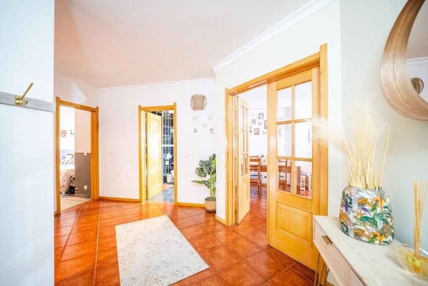 Imagem Corredor de apartamento t3 em Rua Padre Joaquim Pereira da Cunha
