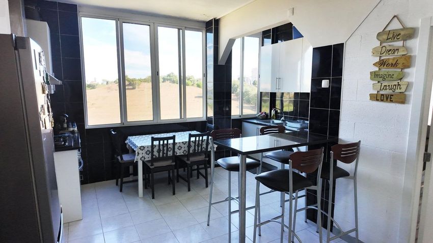 Imagem Sala de estar de duplex em Torre da Marinha