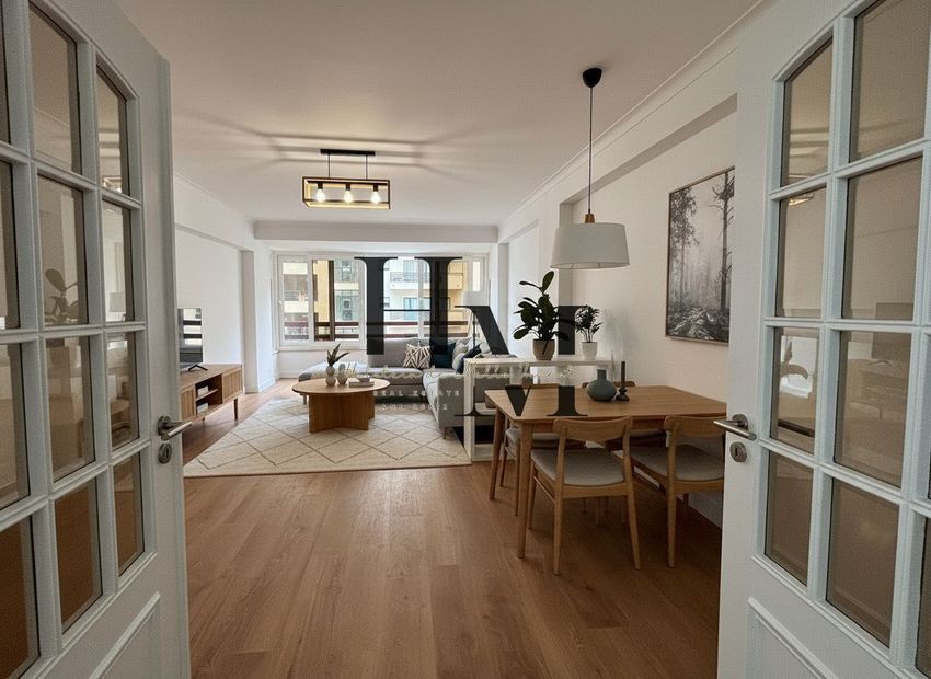 Imagem Sala de estar de apartamento t3 em Estrada da Luz