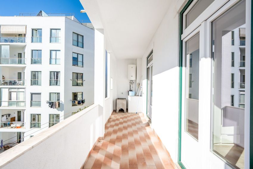 Imagem Terraço de apartamento t5 em Avenida Elias Garcia, 89