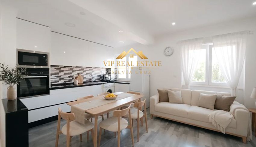 Imagem Sala de estar de apartamento t4 em Rua 25 de Abril