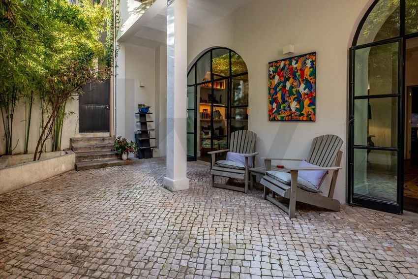 Imagem Sala de estar de apartamento t2 em Rua Borges Carneiro s/n