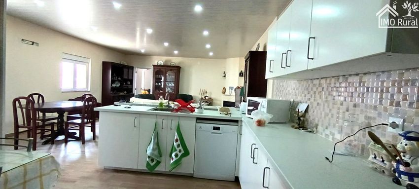Imagem Cozinha de  moradia independente em Vale de Cavalos