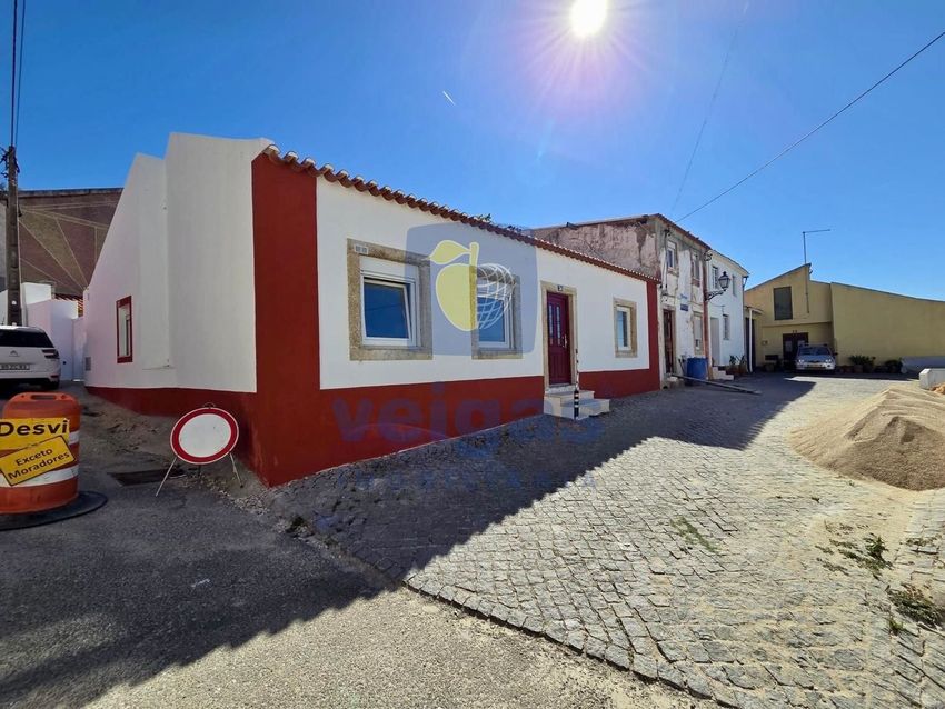 Imagem Fachada de  casa ou moradia em Chamusca