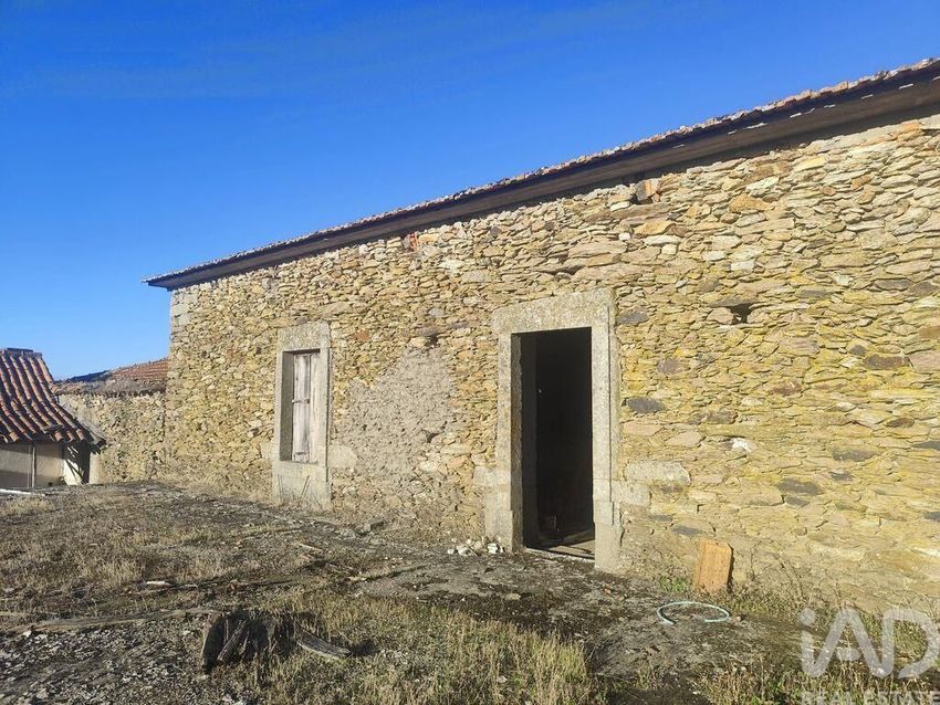 Imagem Fachada de  casa ou moradia em Mogadouro