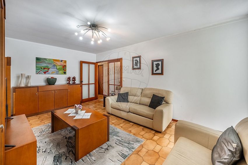 Imagem Sala de estar de apartamento t2 em Travessa do Comandante Costa e Silva s/n