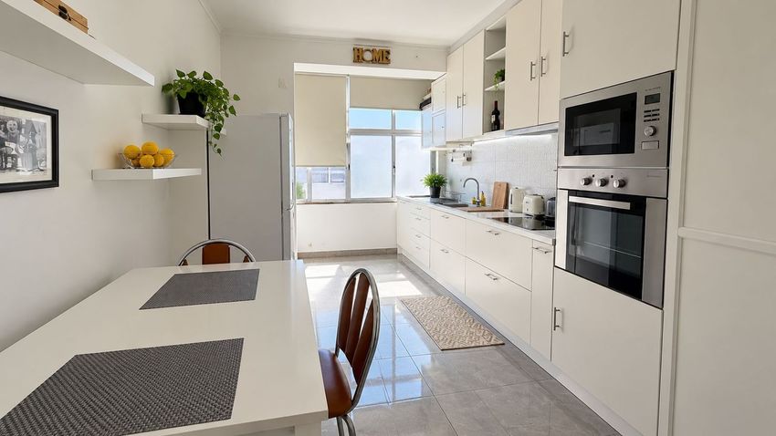 Imagem Cozinha de apartamento t2 em Rua Amílcar Cabral