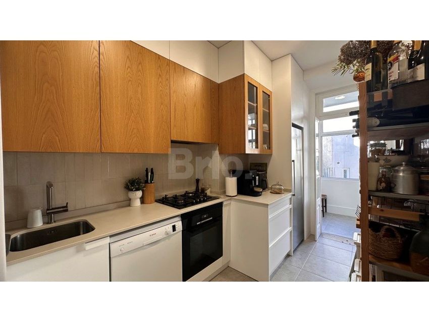 Imagem Cozinha de apartamento t2 em Rua de Macau