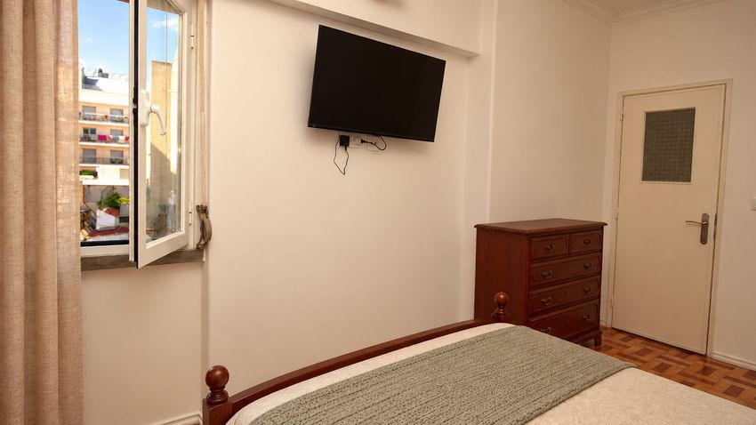 Imagem Quarto de apartamento t3 em Rua António Correia, 1