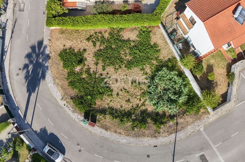 Imagem Terreno de terreno em Urbanização Quinta da Nogueira