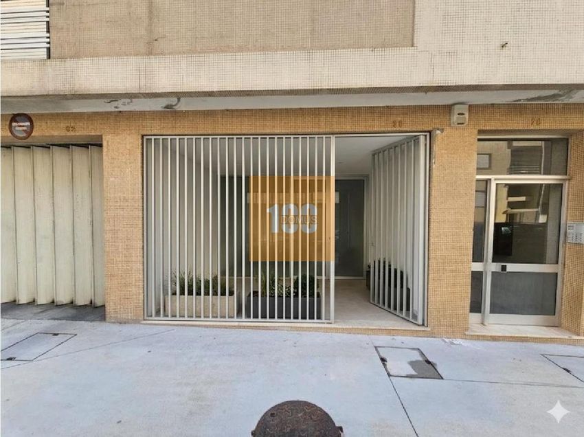 Imagem Fachada de espaço comercial em Rua das Doze Casas