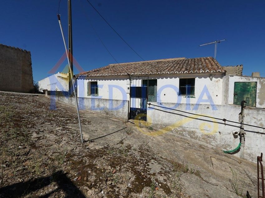 Imagem Fachada de  moradia independente em Conceição