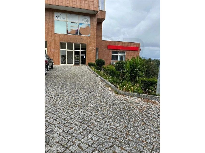 Imagem Fachada de apartamento t2 em Rua da Tapadinha