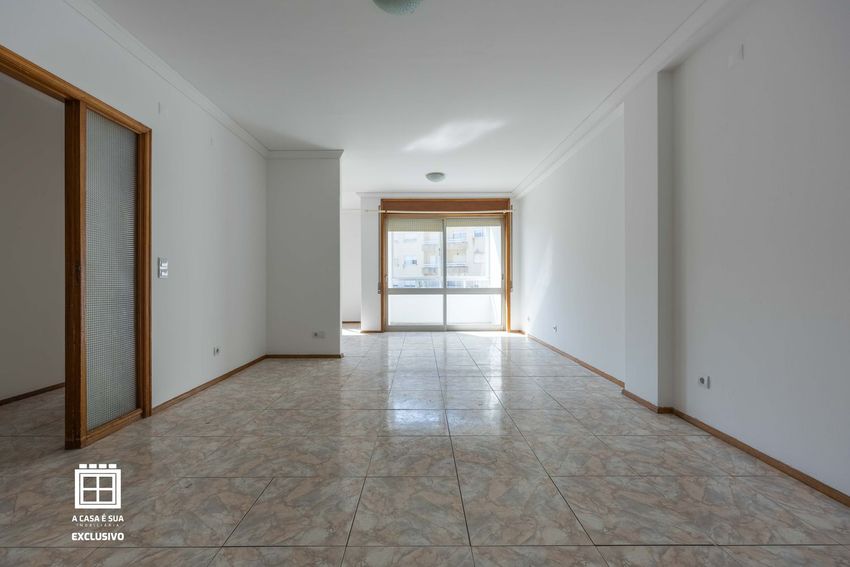 Imagem Sala de estar de apartamento t4 em Centro s/n