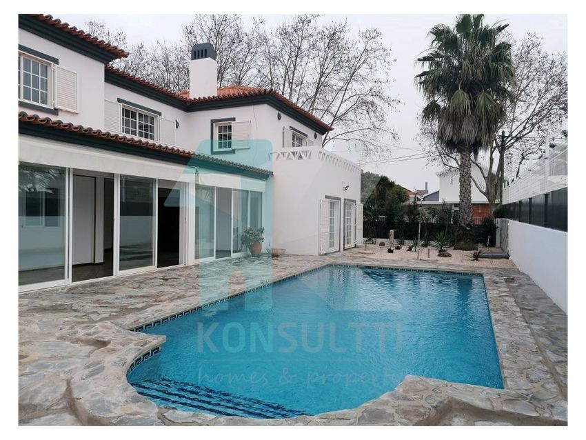 Imagem Piscina de  moradia independente em São João