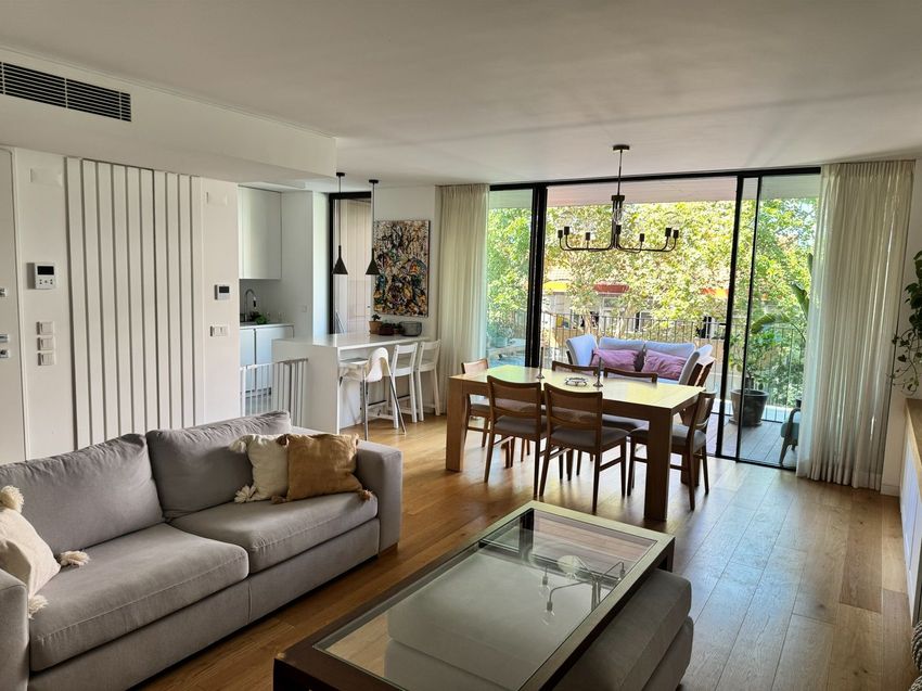 Imagem Sala de estar de apartamento t2 em Avenida Gomes Pereira, 13