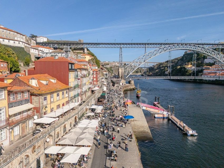 Imagem Vistas de prédio em Rua de Cima do Muro